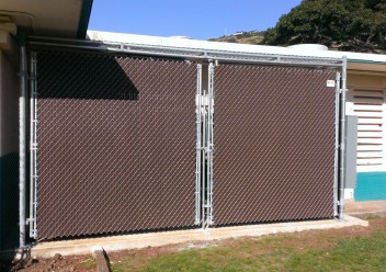 Chain Link, Enclosure, Slats - 1