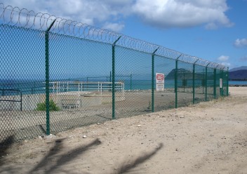 Hawaii Chain Link Fence Barbed Wire
