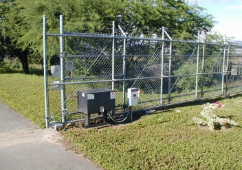 Chain-Link-Slide-Gate-Barbed-Wire-2