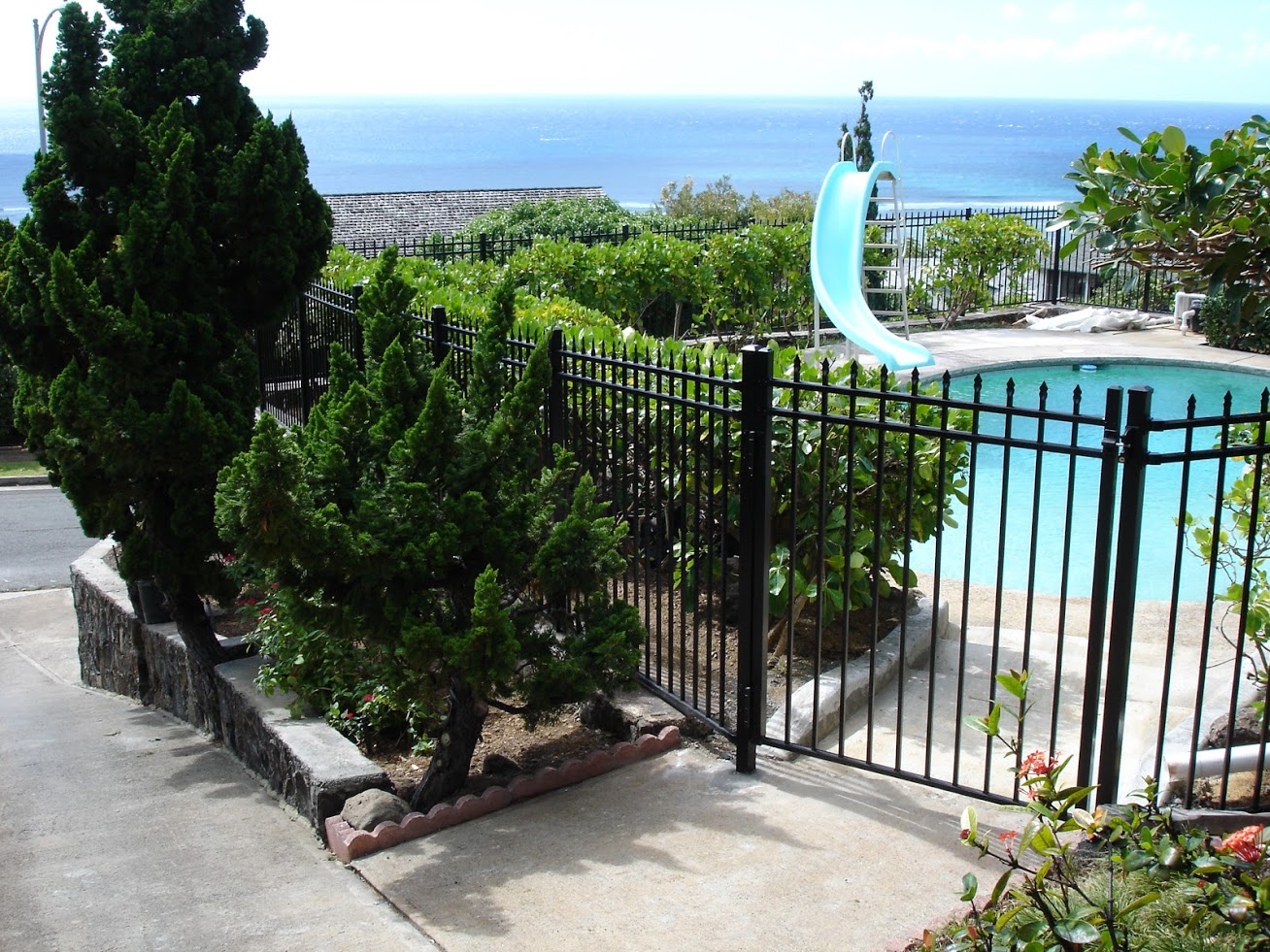 Hawaii-Ornamental-Pool-Fence