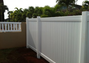 Vinyl Privacy Fence White