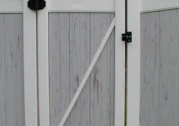 Vinyl Entry Gate